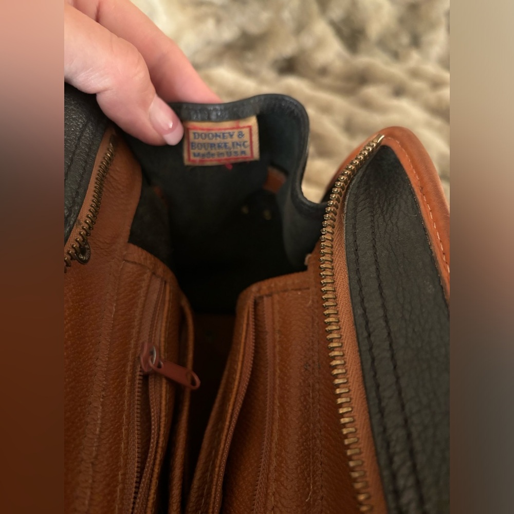 Vintage Dooney & Bourke ‘Riri’ R212 - Picture 9 of 13